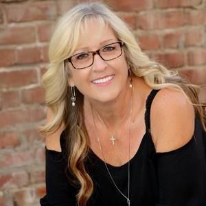 Meet your Posher, Debra